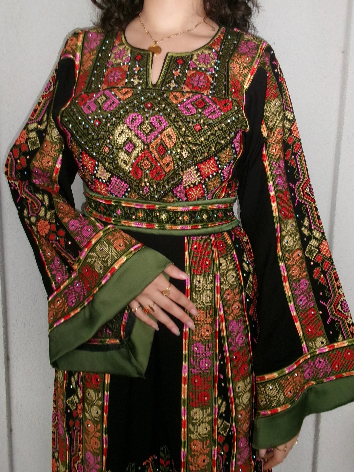 Raya Thobe