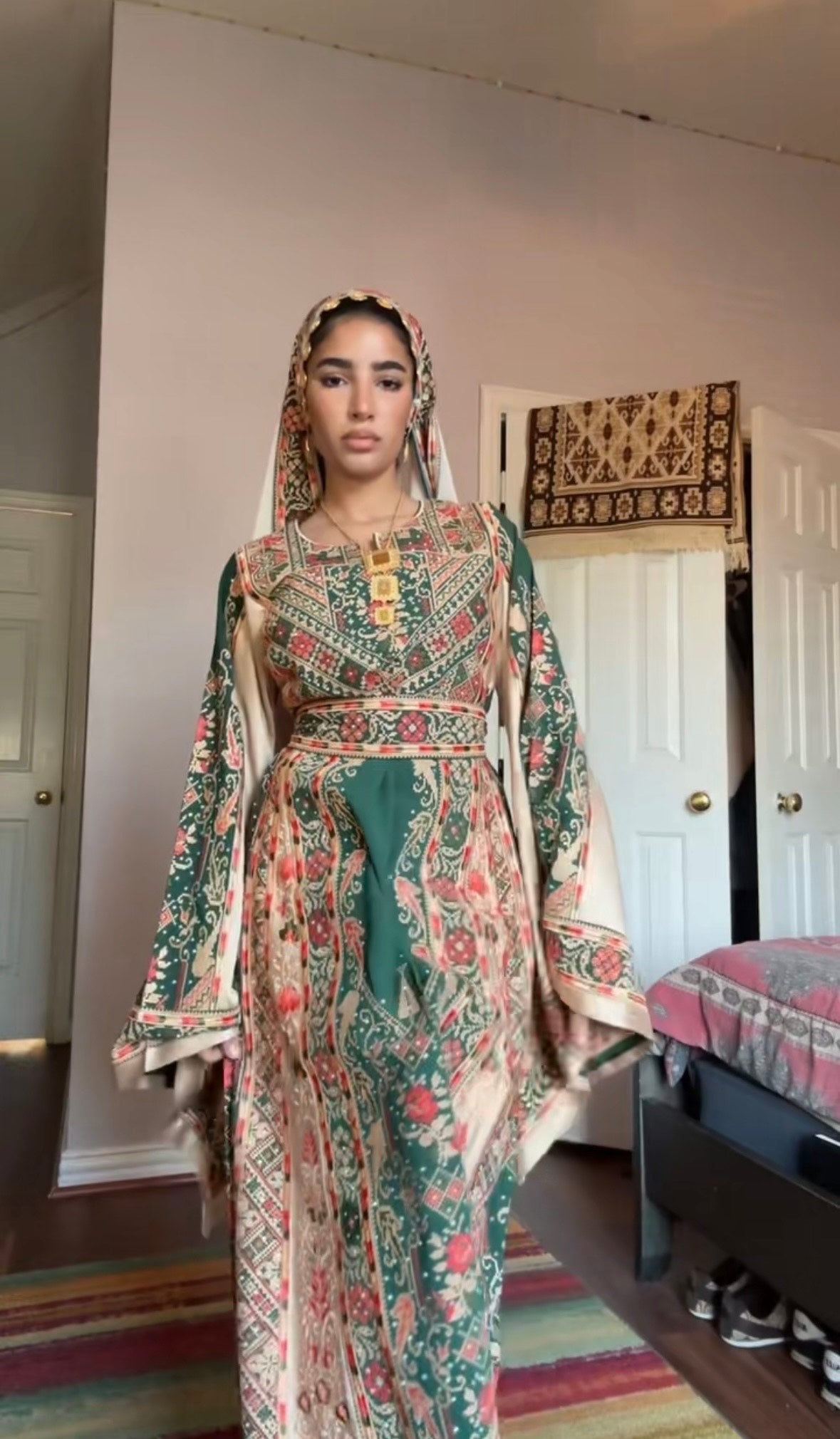 The Farrah Thobe