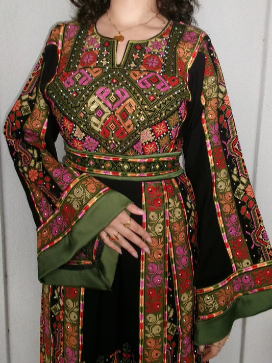 Raya Thobe