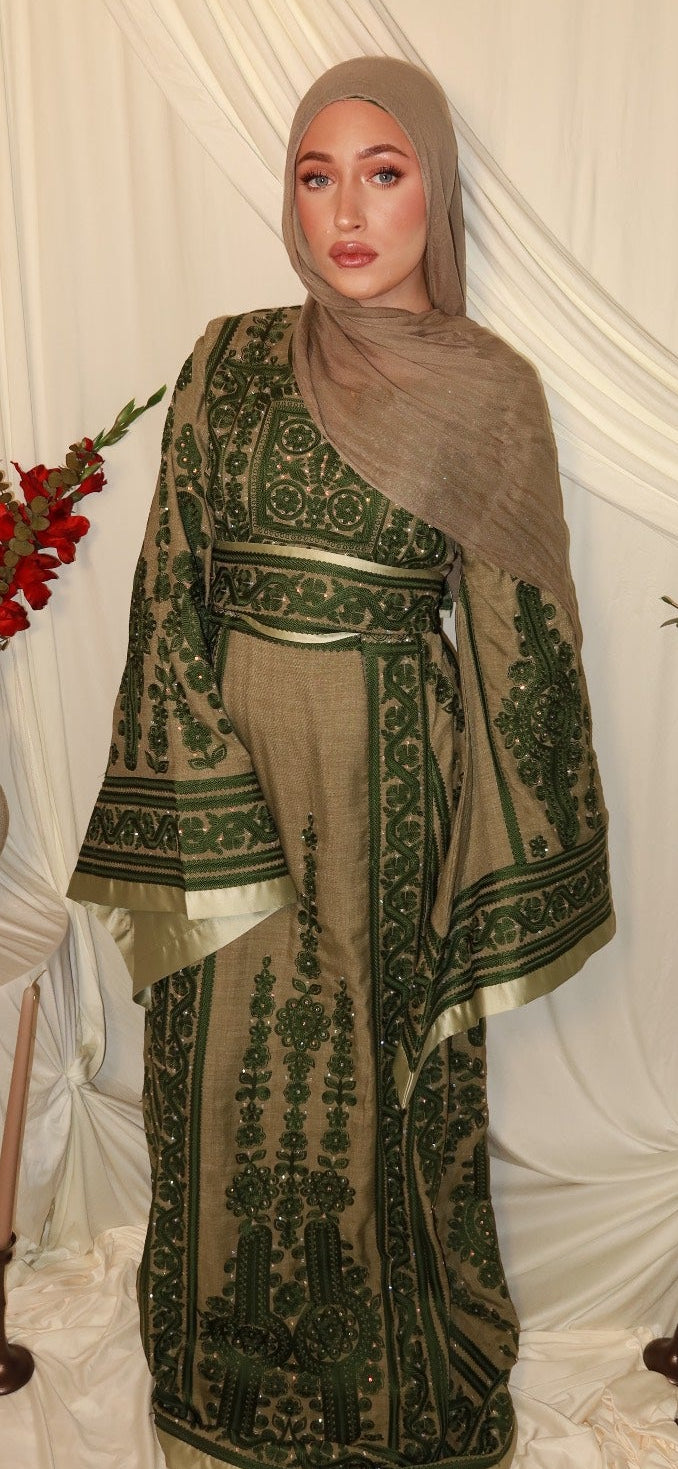 The Ayesha Thobe