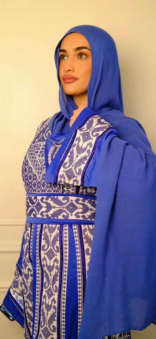 The Rumi Thobe