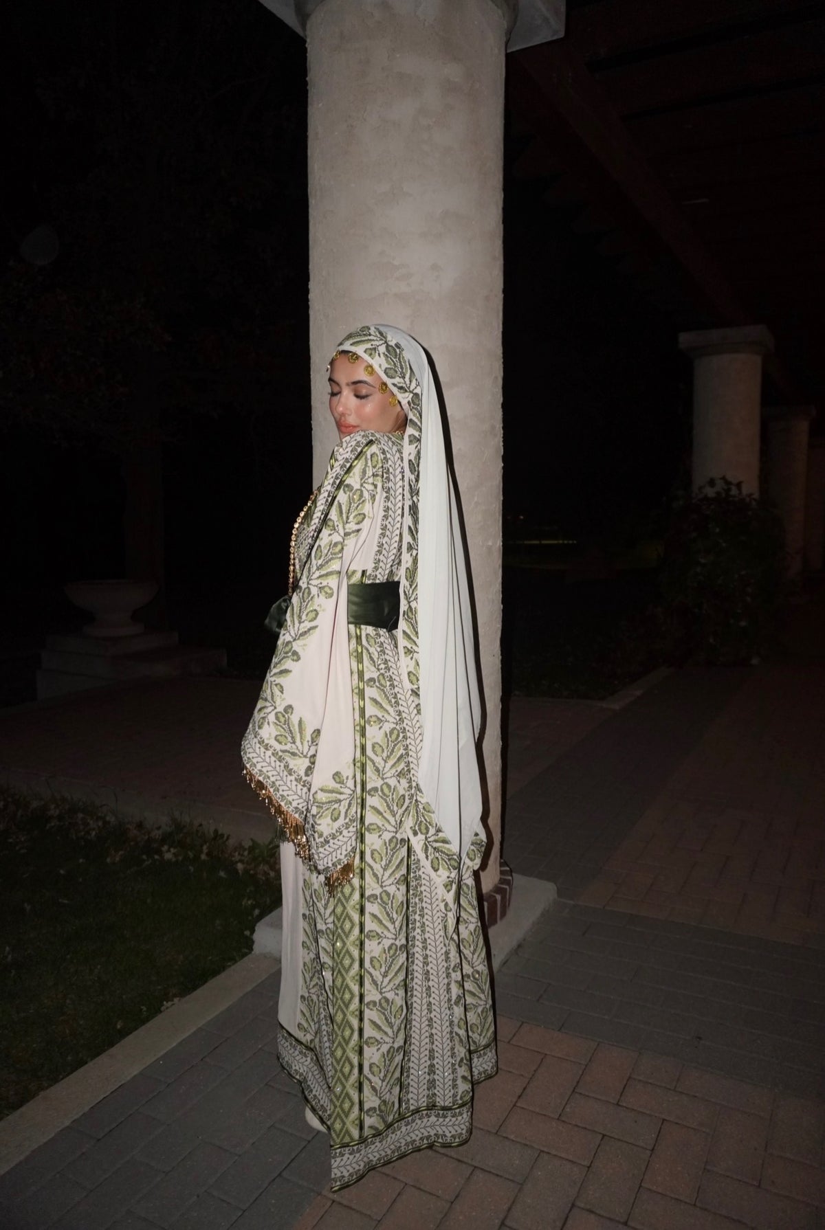 The Zeytoon Thobe