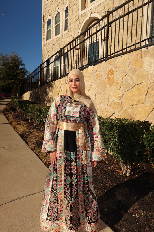 The Zaina Thobe