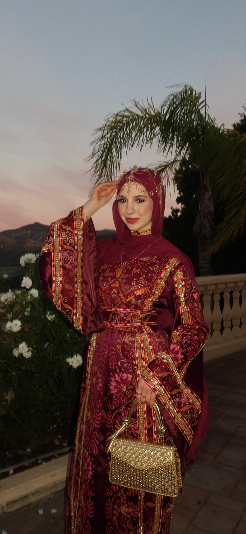 The Debourah Thobe