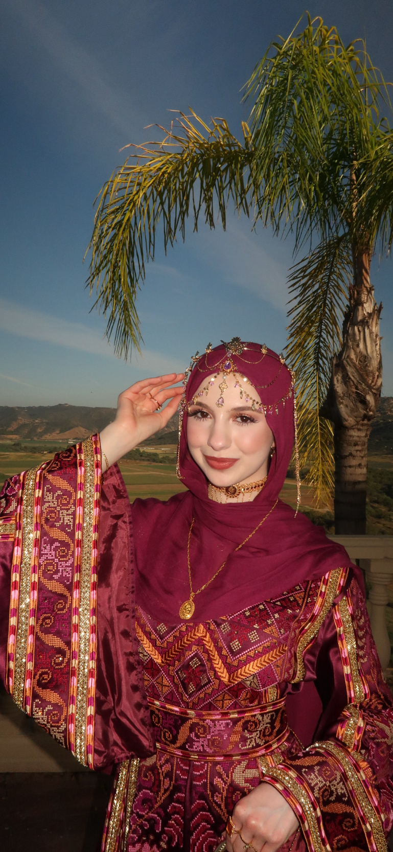 The Debourah Thobe