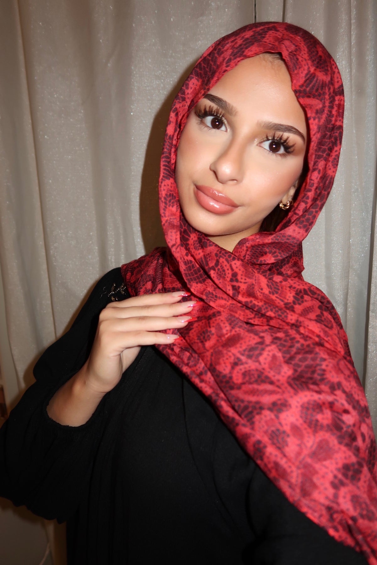 Scarlet Lace