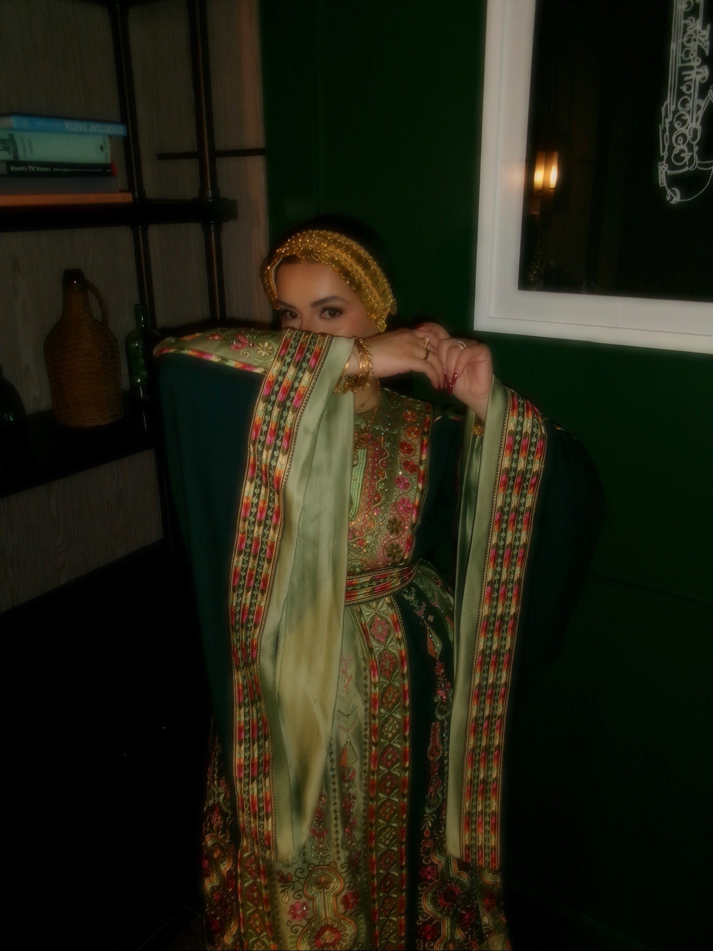 The Rojlin Thobe